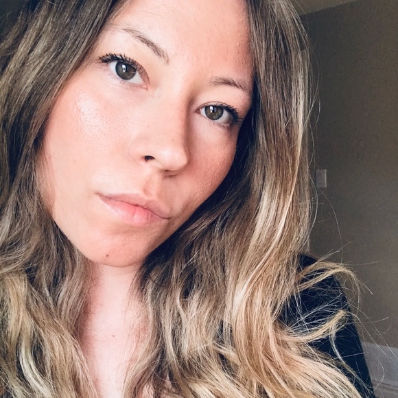 Meet your Posher, Melissa - Picture 1 of 1